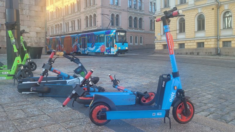 SDP Helsingin ryhmäaloite: Säännöt sähköpotkulaudoille Helsingissä