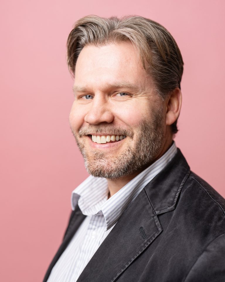 Paikallisaktiivi ja puuseppä Tomi Raitio SDP Helsingin eduskuntavaaliehdokkaaksi 