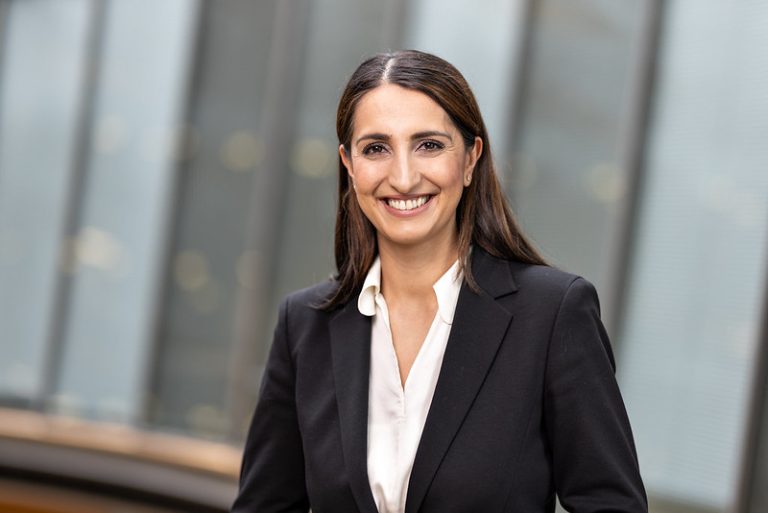 Nasima Razmyar SDP:n varapuheenjohtajaksi